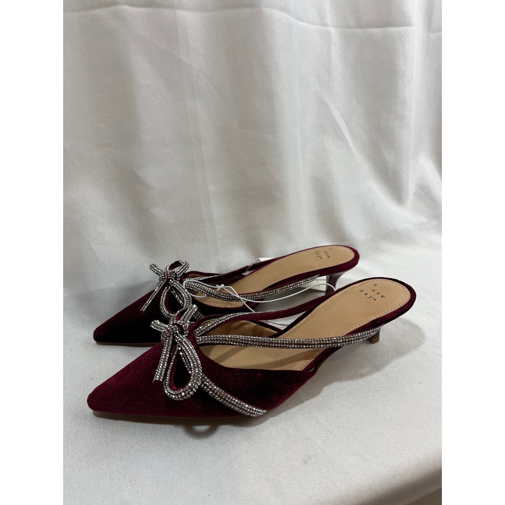 A‎ New Day Womens Burgundy Velvet Rhinestone Bow Kitten Heel Mules Size 7.5 Wine